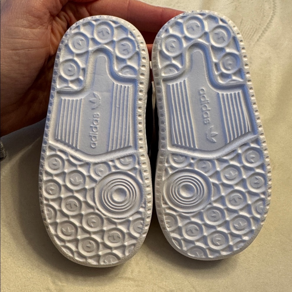 Like new! Baby Adidas Forum Low Cloud White Royal Blue, sz 4c - Picture 10 of 10